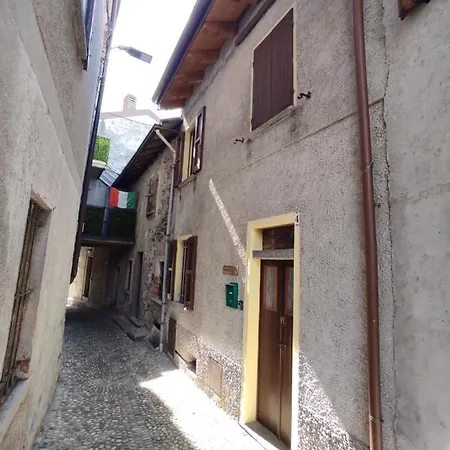 Dom wakacyjny La Casa A Chiocciola Between And Mountains Lierna
