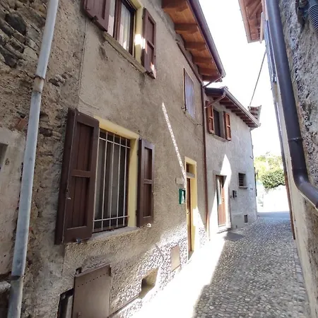 La Casa A Chiocciola Between And Mountains *